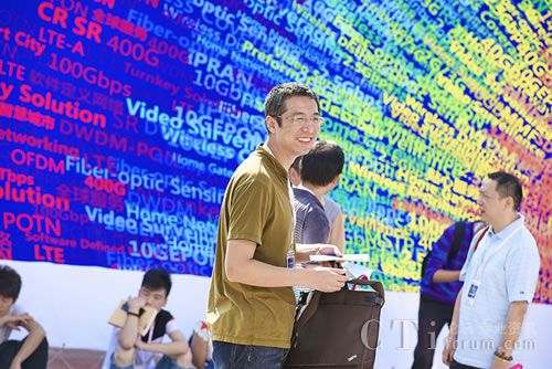 來(lái)2016年P(guān)T展遇見(jiàn)未來(lái)“IN”世界(圖1) \